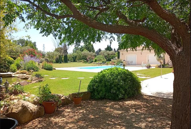 Propriété - 338 m² - 11 pièces