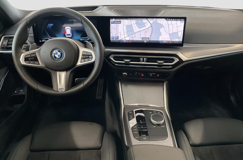 Bmw Série 3 330e Touring 292 m Sport Hybride Rechargeable / Attache Remorque Affichage Tete Haute Apple Carplay Android Auto Jantes 19&quot;