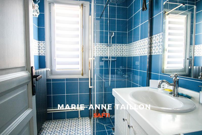 Maison - 255 m² - 8 pièces