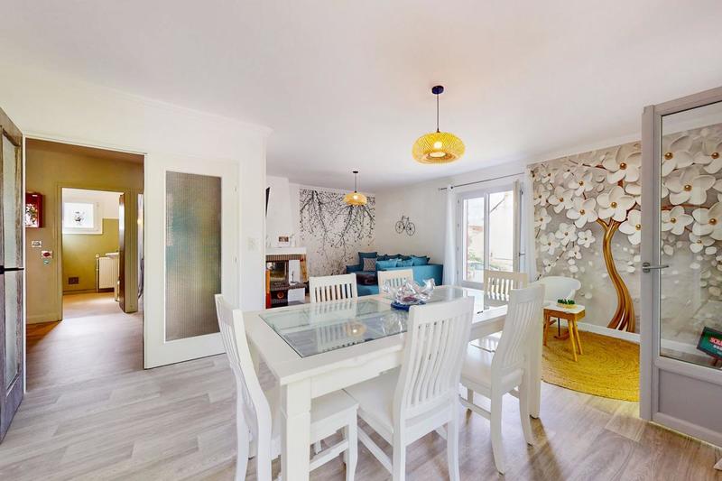 Maison - 93 m² - 4 pièces