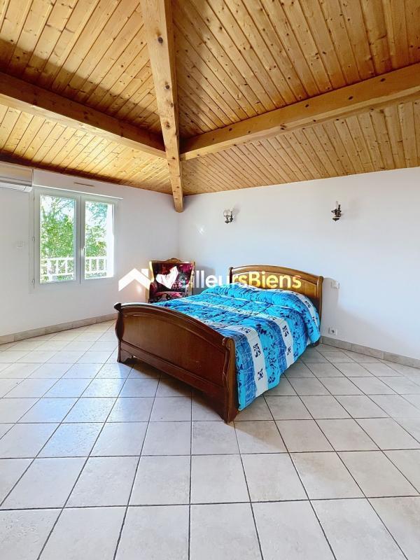 Maison - 185 m² - 8 pièces