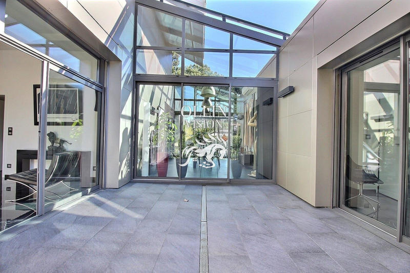 Villa - 230 m² - 8 pièces