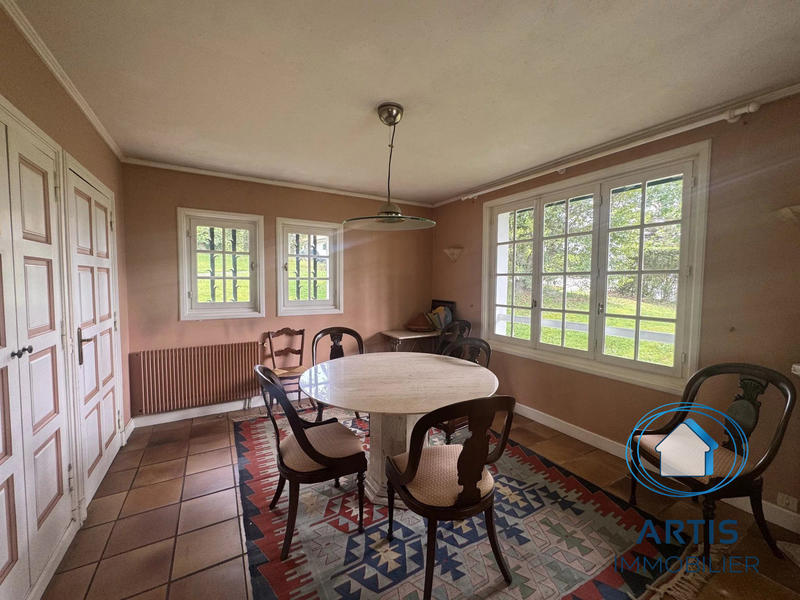 Maison - 183 m² - 8 pièces