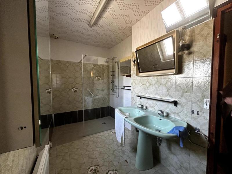 Propriété - 177 m² - 5 pièces