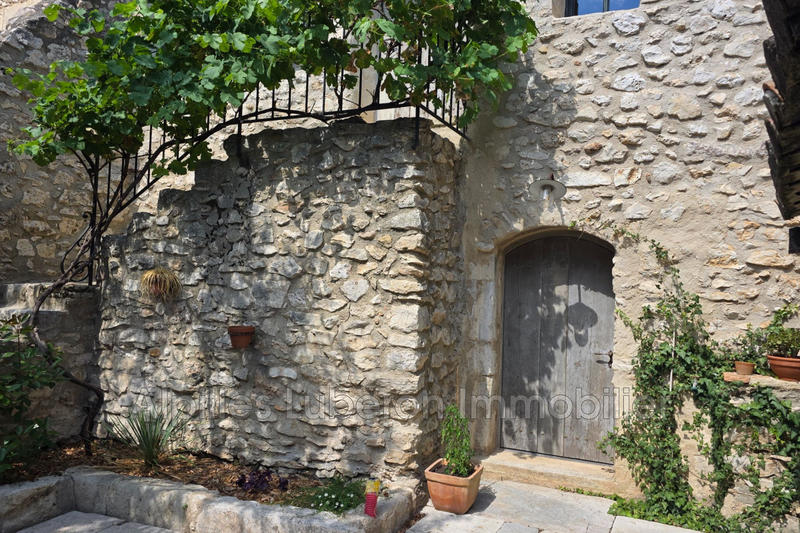 Maison de village - 90 m² - 3 pièces