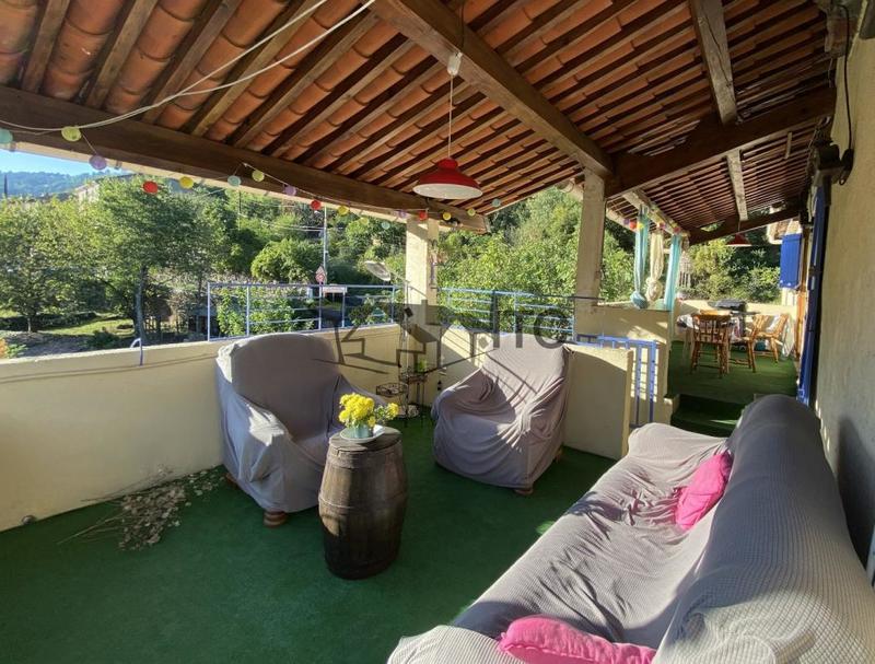 Maison - 166 m² - 10 pièces