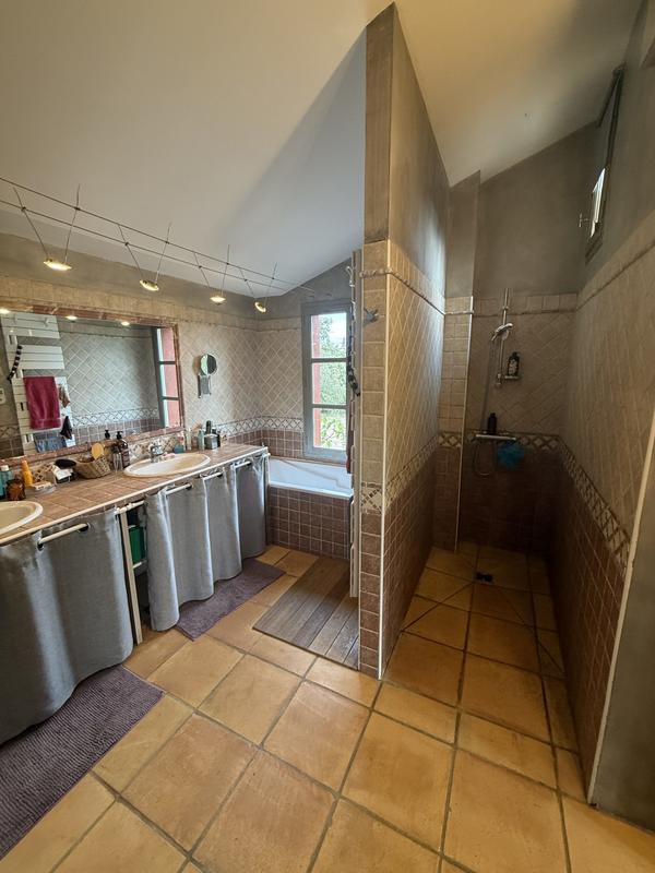 Villa - 215 m² - 5 pièces