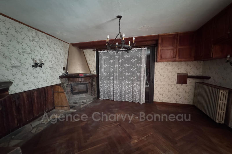 Maison - 182 m² - 9 pièces