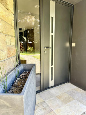 Maison - 311 m² - 8 pièces