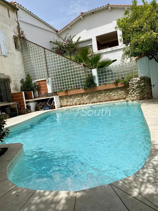 Maison de ville - 250 m² - 5 pièces