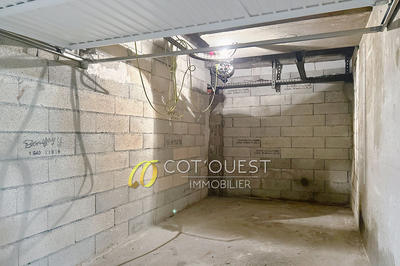 Parking / Garage - 11 m²