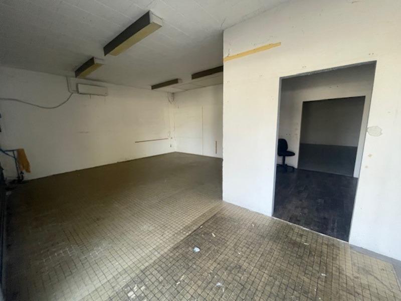 Local commercial - 100 m² - 2 pièces