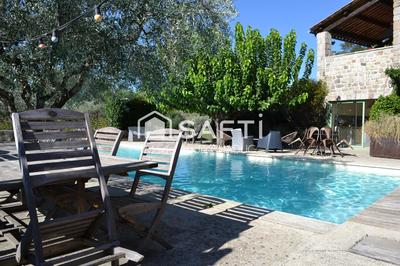 Maison - 292 m² - 9 pièces