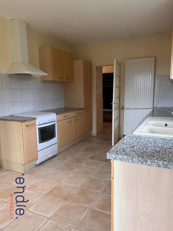 Maison - 240 m² - 10 pièces