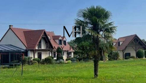 Villa - 220 m² - 10 pièces