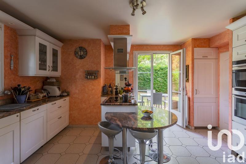 Maison - 218 m² - 8 pièces