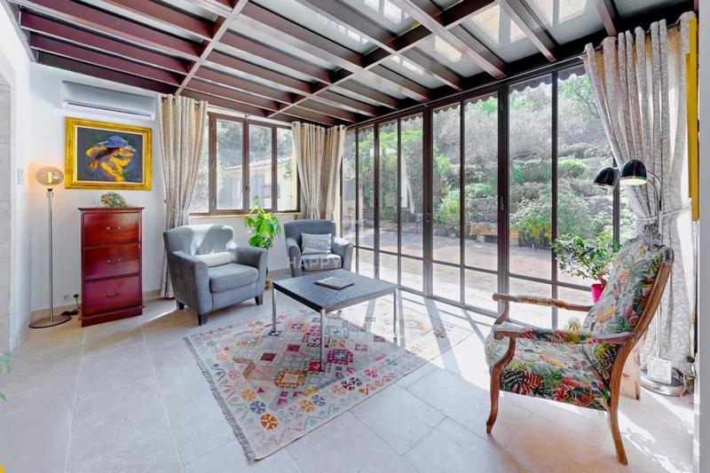 Propriété - 230 m² - 6 pièces