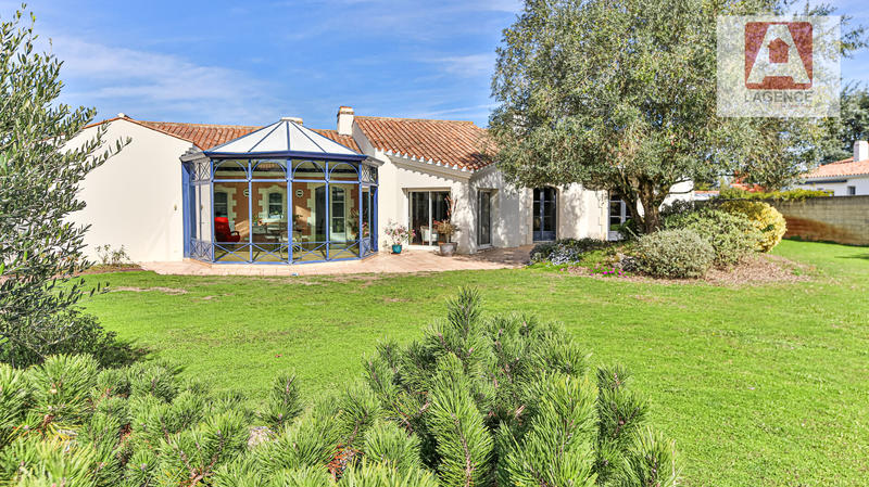 Maison - 244 m² - 4 pièces