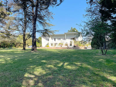 Maison - 160 m² - 8 pièces