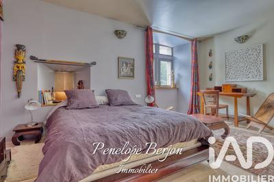 Maison - 575 m² - 15 pièces