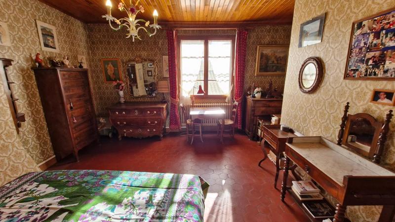 Maison - 201 m² - 7 pièces