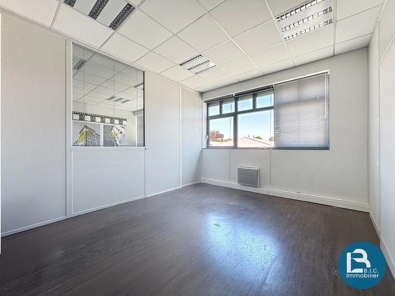 Bureau - 252 m² - 12 pièces