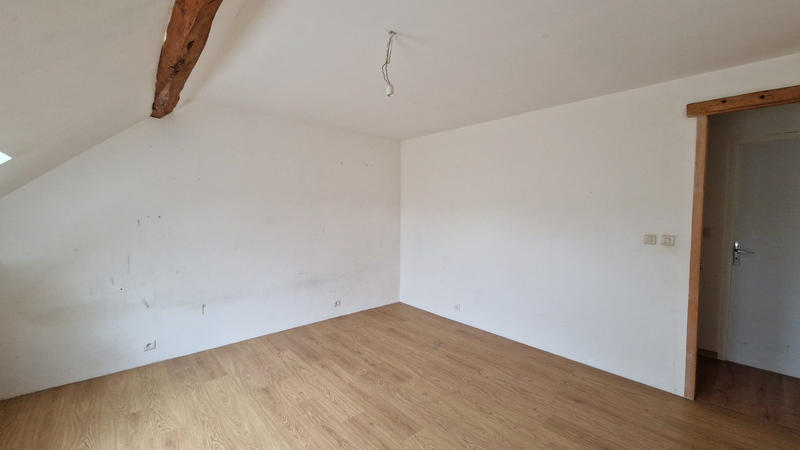 Maison - 240 m² - 8 pièces