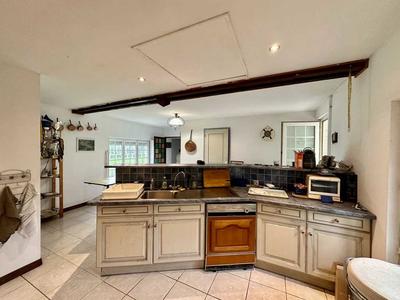 Corps de ferme - 270 m² - 10 pièces