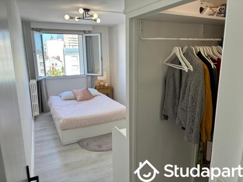 Chambre - 9 m² - 1 pièce