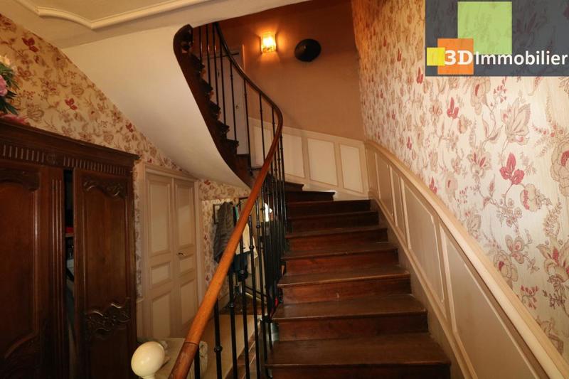 Maison - 233 m² - 8 pièces