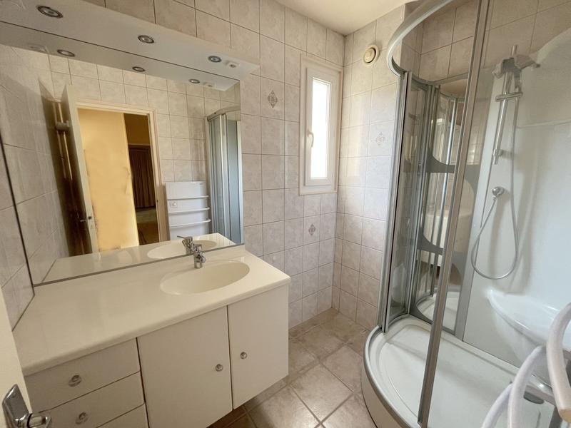 Appartement - 89 m² - 7 pièces