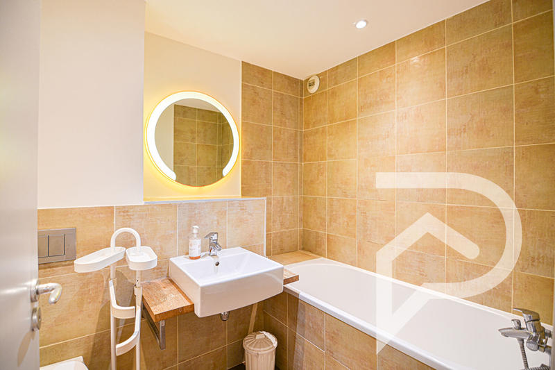 Appartement - 162 m² - 5 pièces