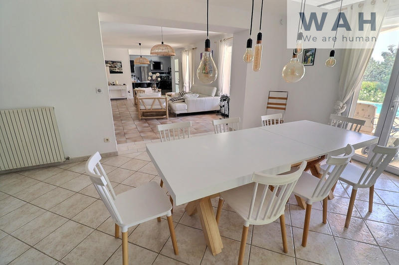 Villa - 167 m² - 6 pièces