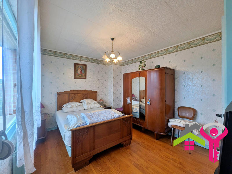 Maison - 90 m² - 5 pièces