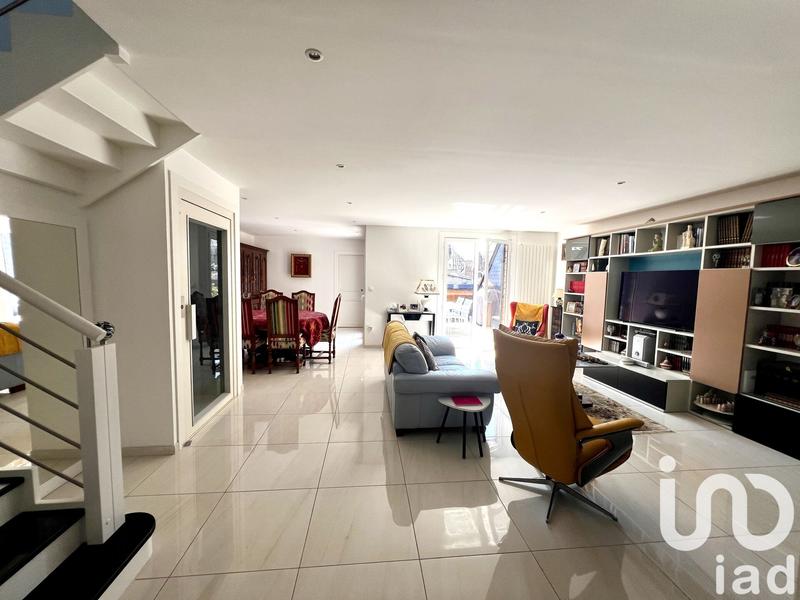 Maison - 152 m² - 6 pièces