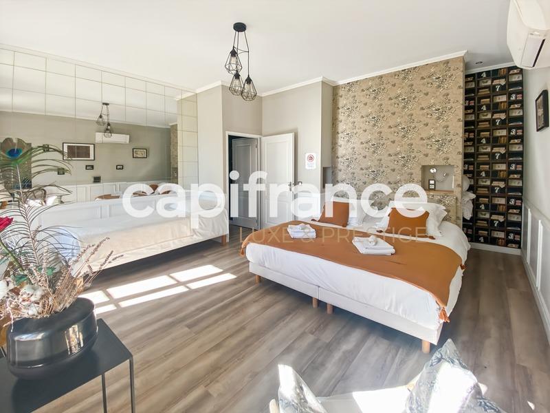 Propriété - 322 m² - 11 pièces