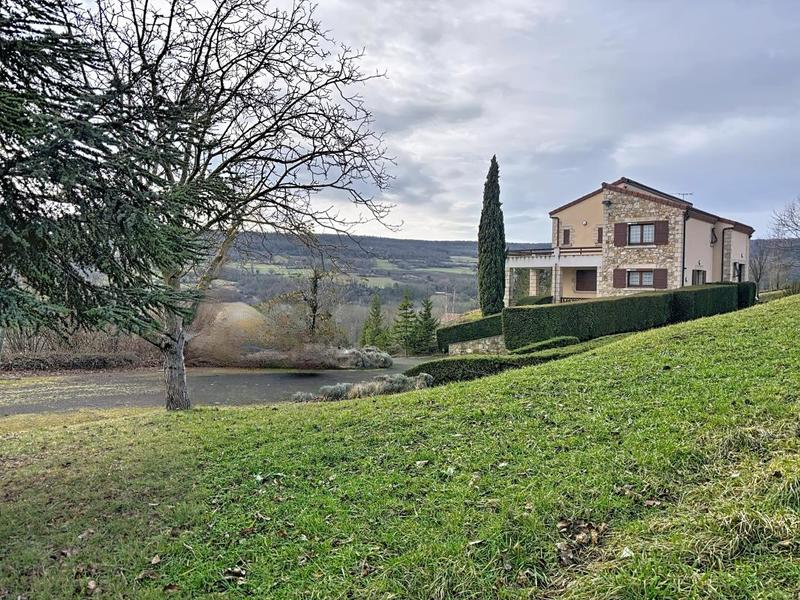 Villa - 246 m² - 7 pièces
