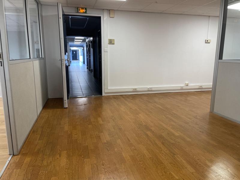 Bureau - 123 m² - 6 pièces