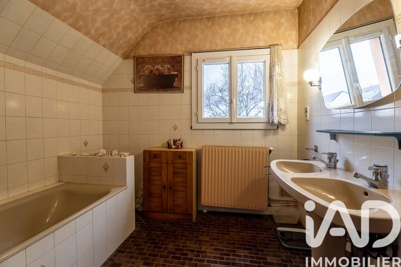 Maison - 258 m² - 10 pièces