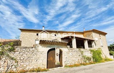 Maison - 123 m² - 8 pièces