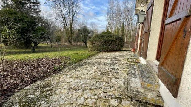 Maison - 220 m² - 6 pièces