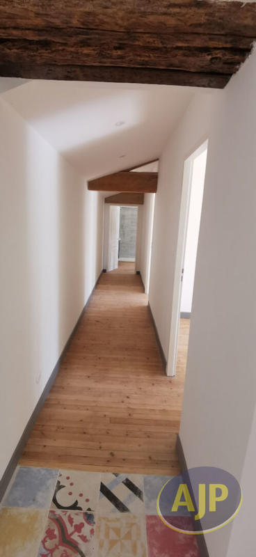 Maison - 275 m² - 6 pièces