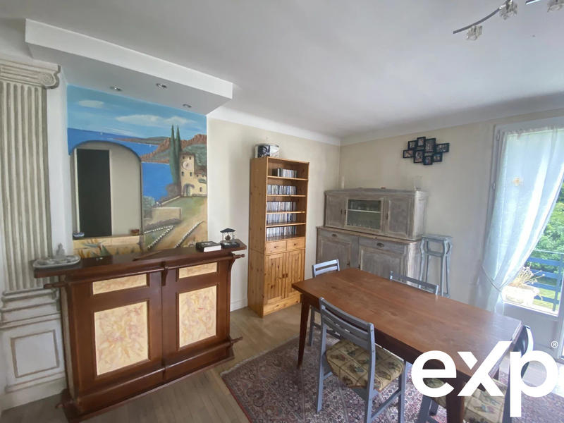 Appartement - 176 m² - 7 pièces