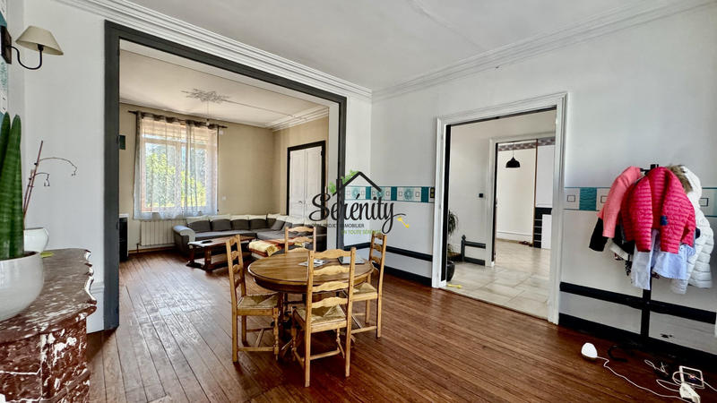 Maison - 180 m² - 8 pièces