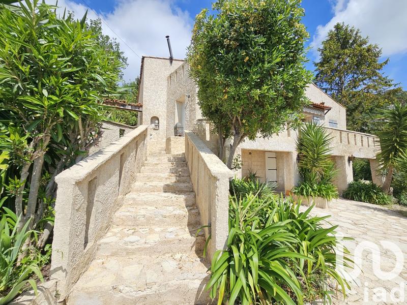 Maison - 250 m² - 9 pièces