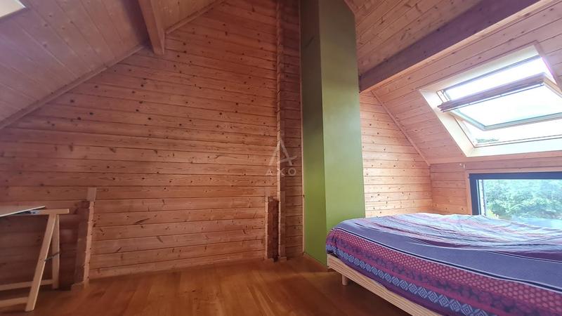 Maison de bois - 126 m² - 8 pièces