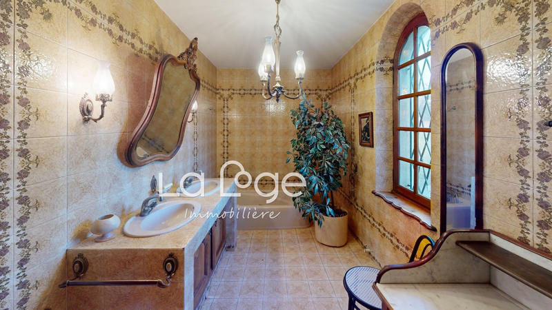 Maison - 190 m² - 5 pièces