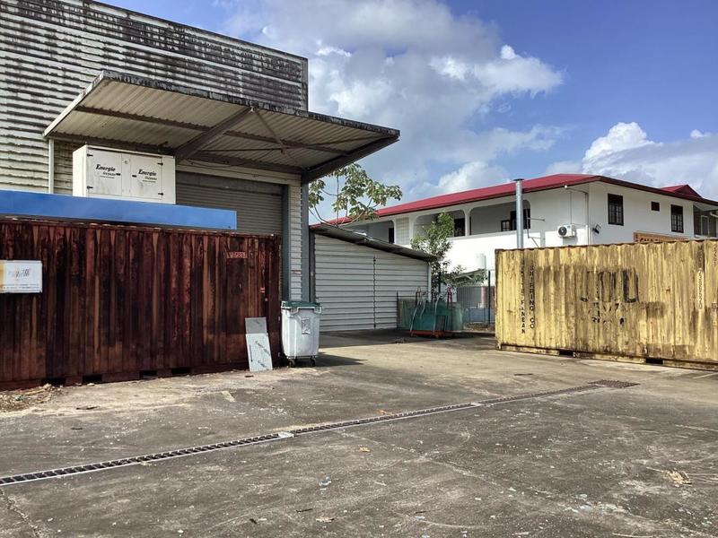 Local commercial - 450 m² - 3 pièces