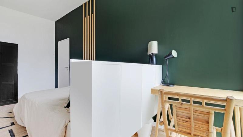 Chambre - 12 m² - 6 pièces