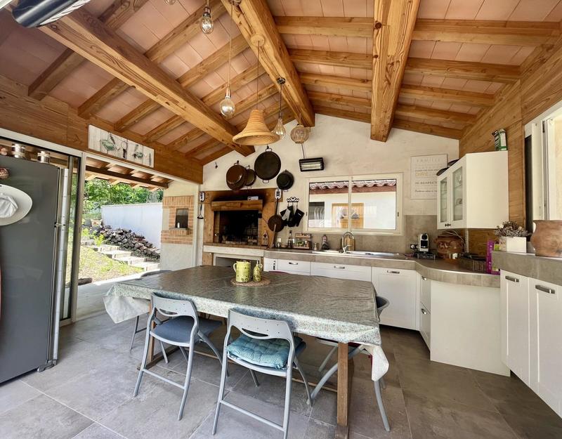 Villa - 260 m² - 9 pièces